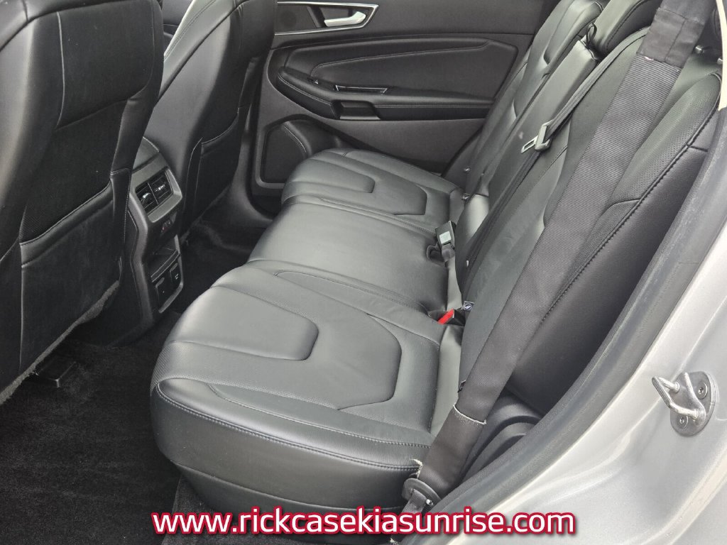 Used 2016 Ford Edge Titanium w/ Equipment Group 302A FWD image 11