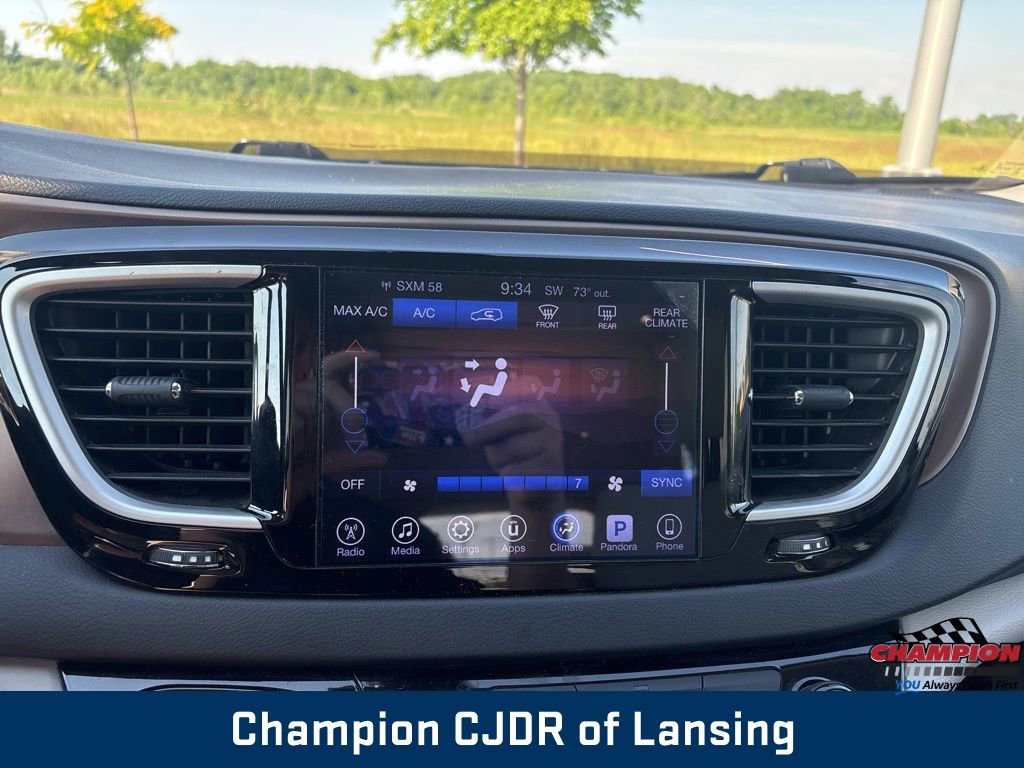 Used 2017 Chrysler Pacifica Touring FWD image 26
