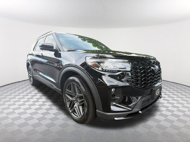 Used 2025 Ford Explorer ST AWD/4WD image 3