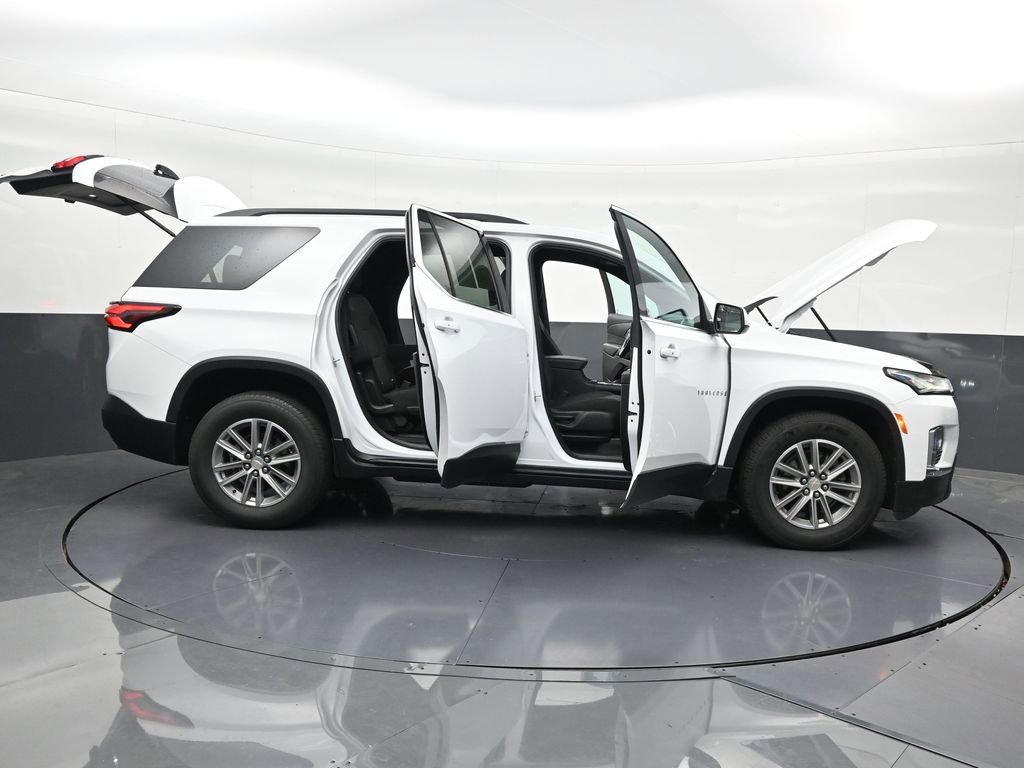 Used 2023 Chevrolet Traverse LT image 33