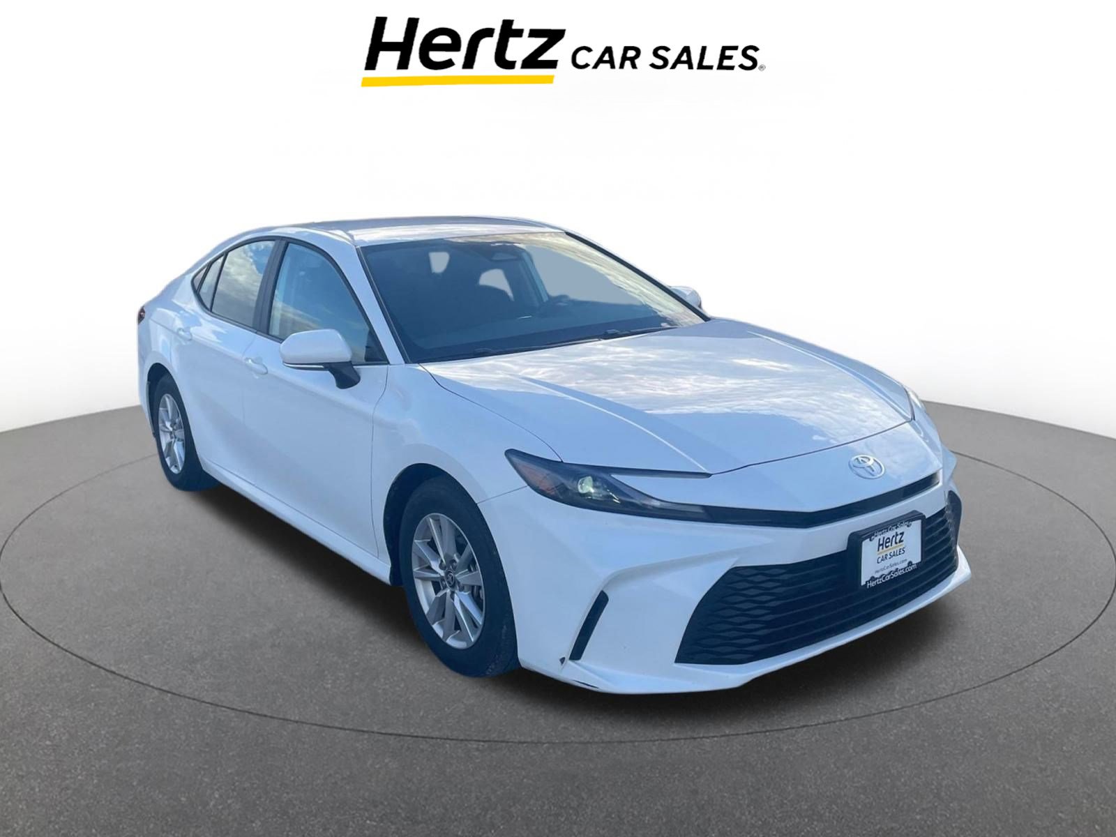 Used 2025 Toyota Camry LE image 1