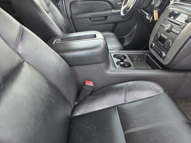 Used 2012 Chevrolet Avalanche LT w/ Suspension Package, Off-Road image 32