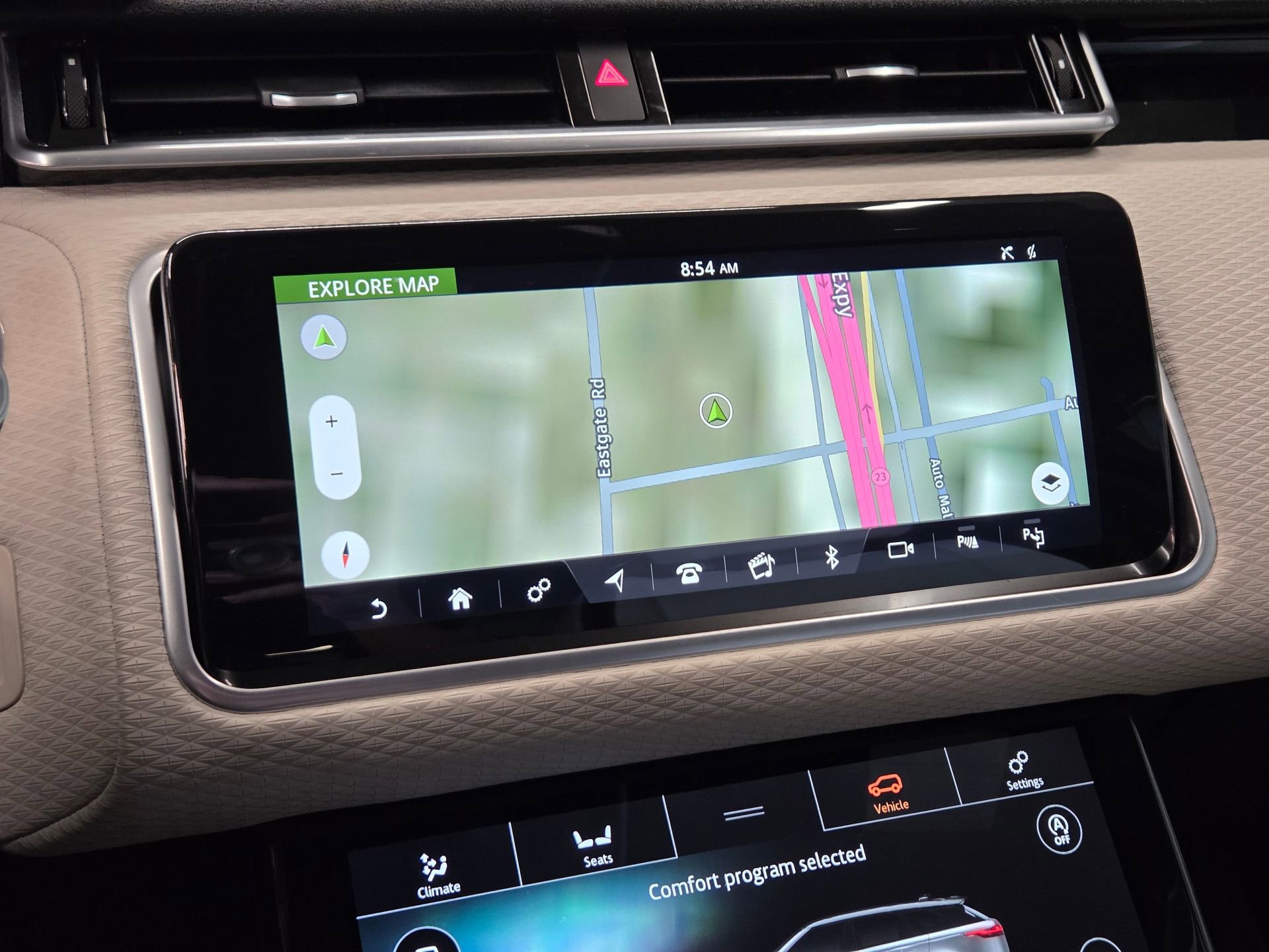 Used 2019 Land Rover Range Rover Velar R-Dynamic SE image 18