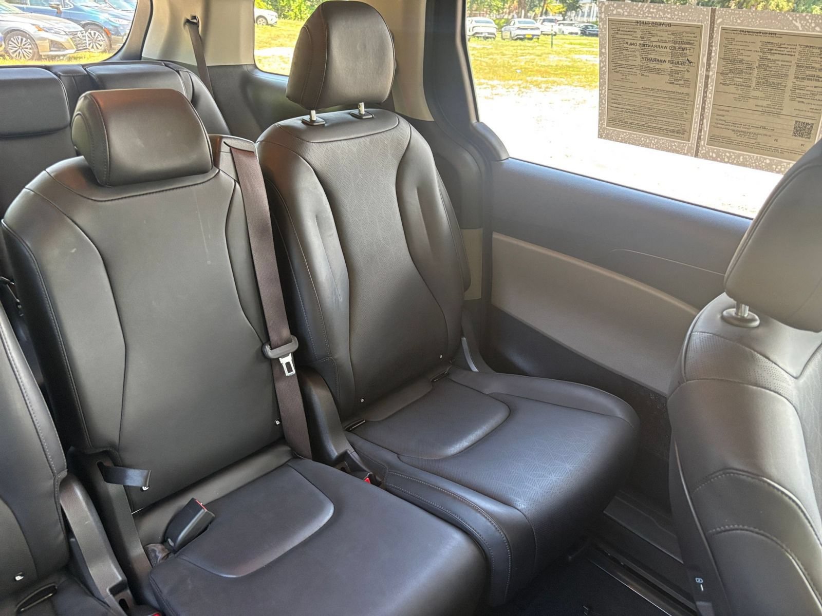 Used 2026 Kia Carnival FWD image 39