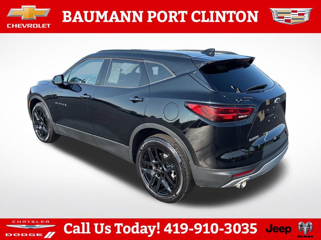 Used 2024 Chevrolet Blazer LT w/ Convenience Package FWD image 3