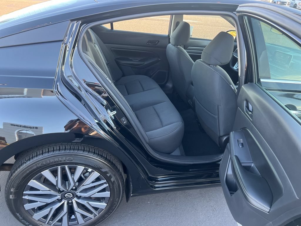 Used 2025 Nissan Altima 2.5 SV FWD image 31