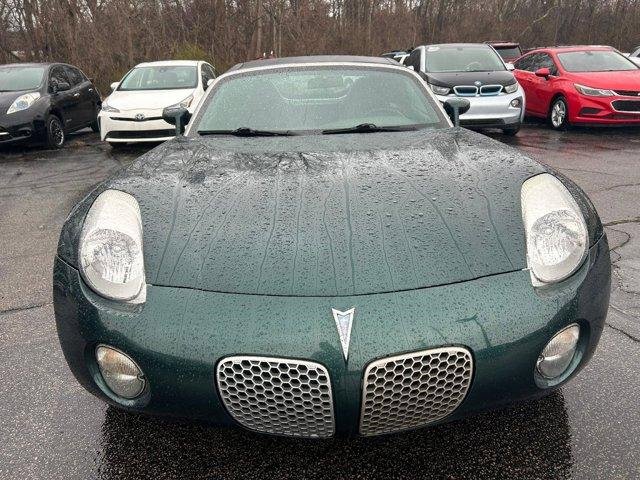 Used 2008 Pontiac Solstice Convertible w/ Premium Package image 2