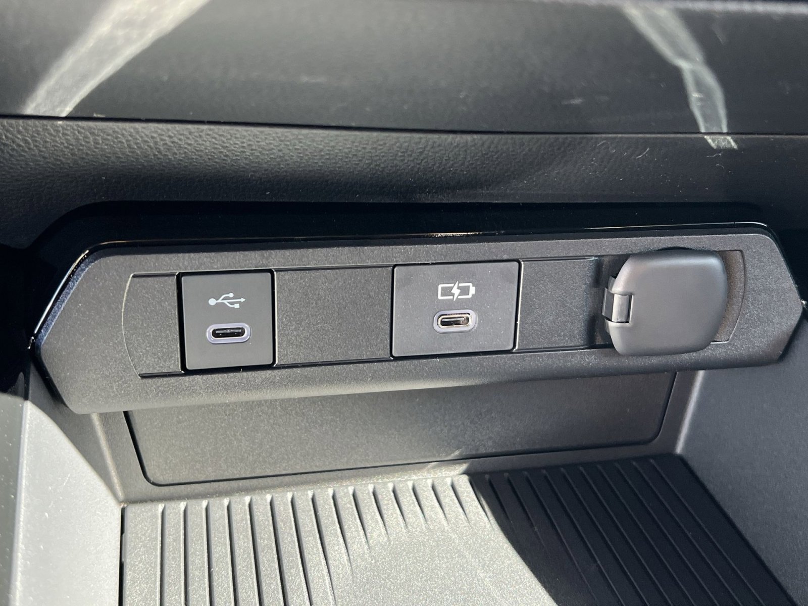 New 2026 Toyota Prius Plug-In Hybrid image 25