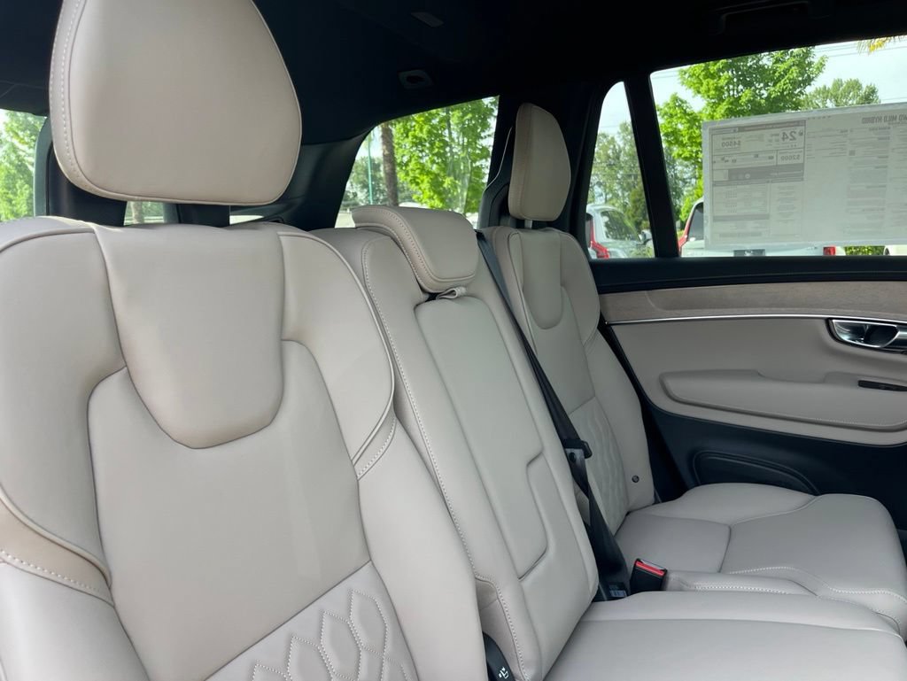 New 2026 Volvo XC90 B5 Core w/ Protection Package AWD/4WD image 18