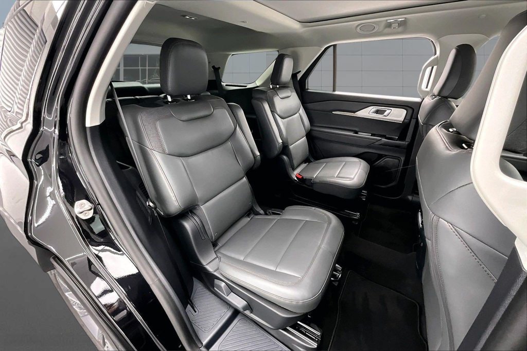 New 2026 Ford Explorer Active w/ Active Comfort Package AWD/4WD image 10