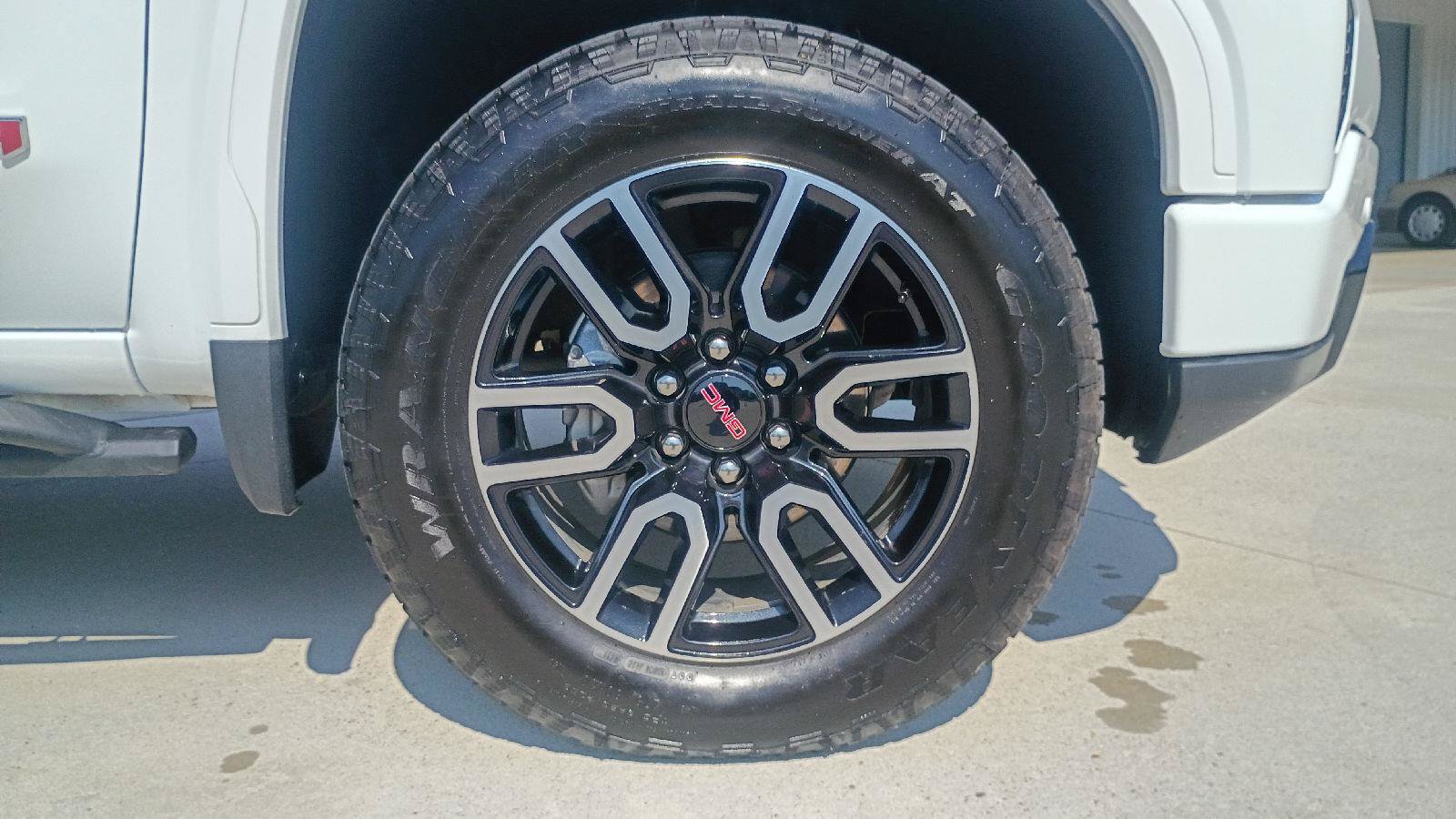 Used 2026 GMC Sierra 1500 AT4 w/ Technology Package AWD/4WD image 21
