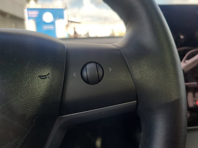 Used 2020 Tesla Model Y Long Range AWD/4WD image 23