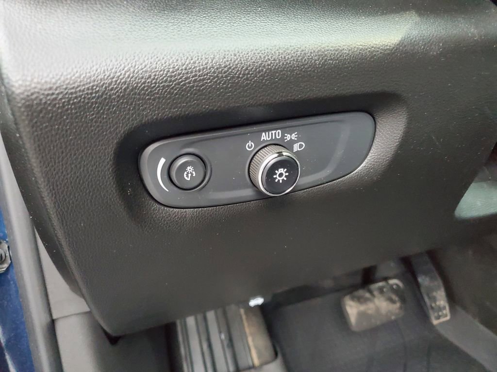 Used 2022 Chevrolet Traverse LT w/ LPO, Floor Liner Package image 12