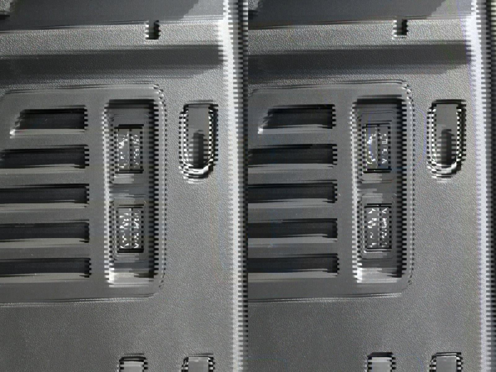 New 2026 Chevrolet Traverse RS image 38