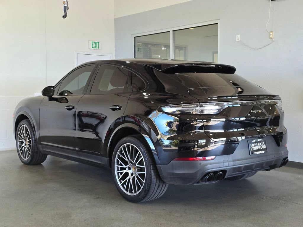 Used 2022 Porsche Cayenne S AWD/4WD image 6
