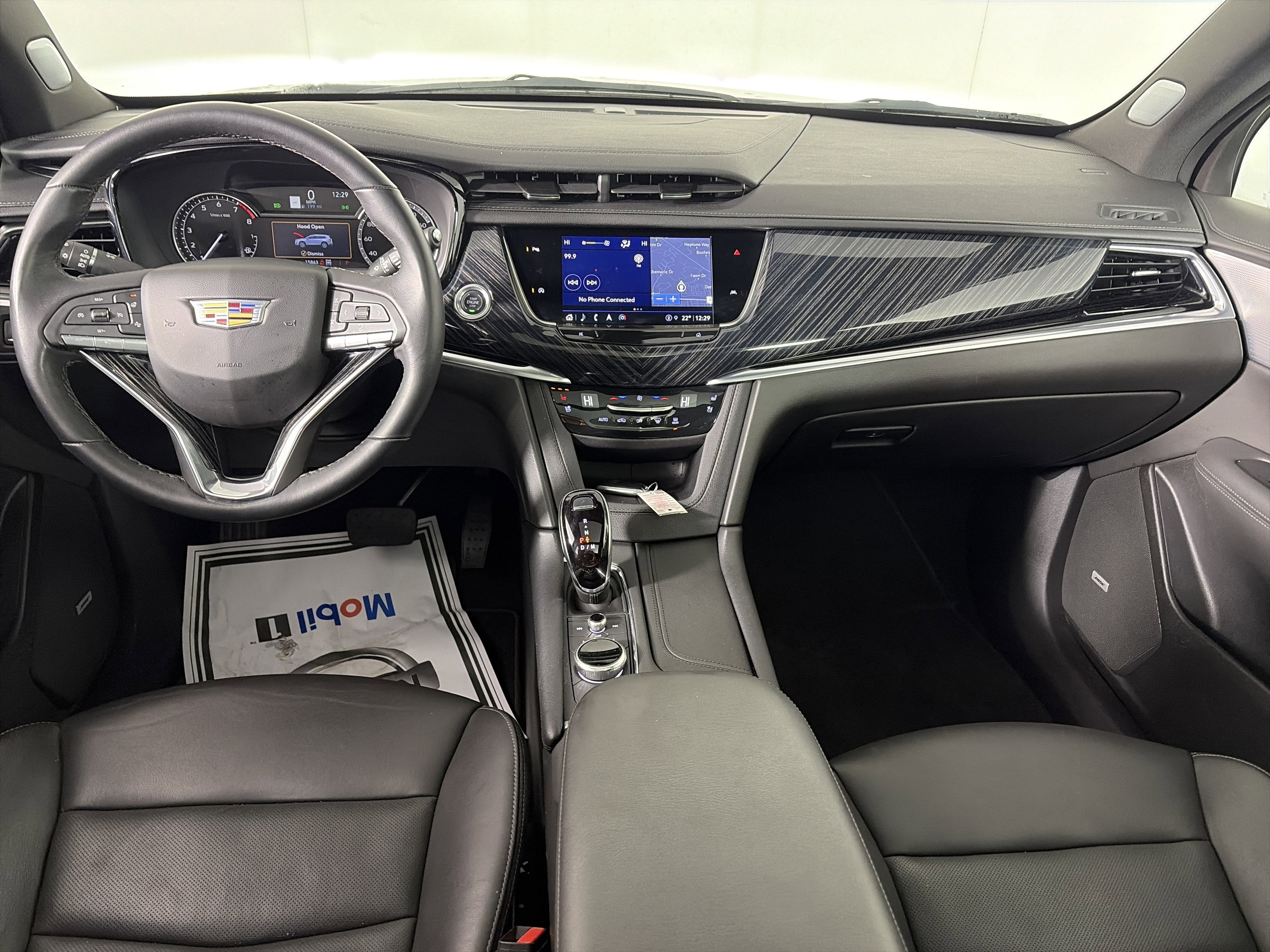 Certified 2025 Cadillac XT6 Premium Luxury image 4