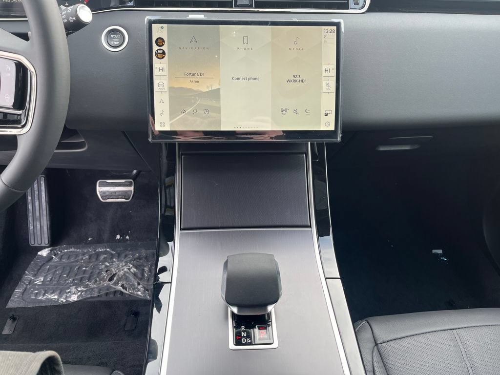 New 2026 Land Rover Range Rover Evoque Dynamic SE AWD/4WD image 16