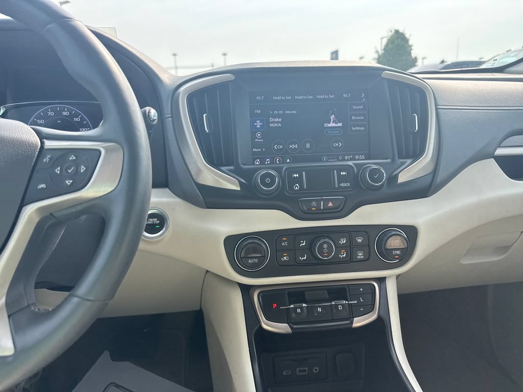 Used 2023 GMC Terrain Denali w/ Denali Premium Package AWD/4WD image 21