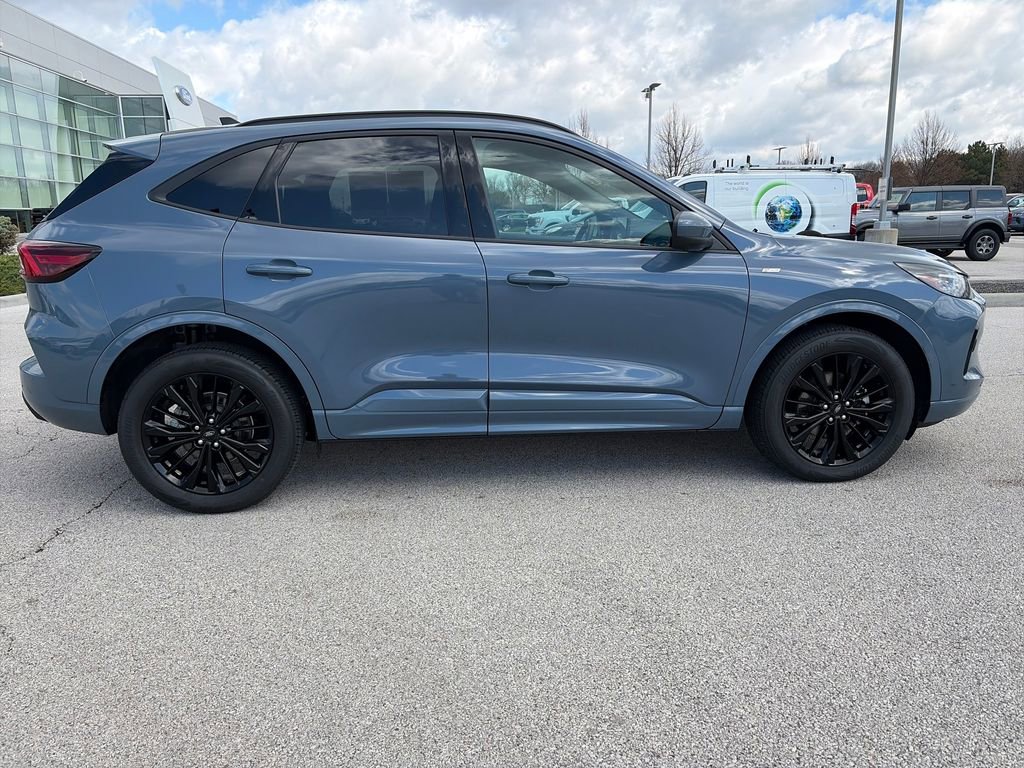 Used 2023 Ford Escape ST-Line Elite AWD/4WD image 8