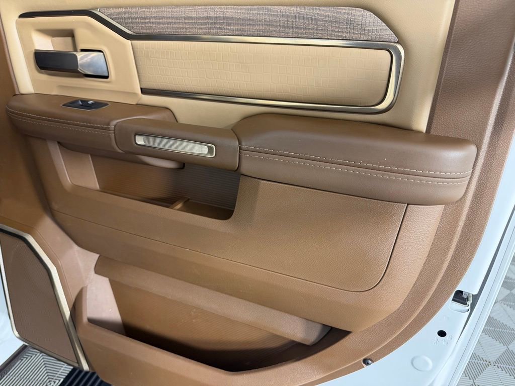 Used 2024 RAM 2500 Limited w/ Towing Technology Group image 32