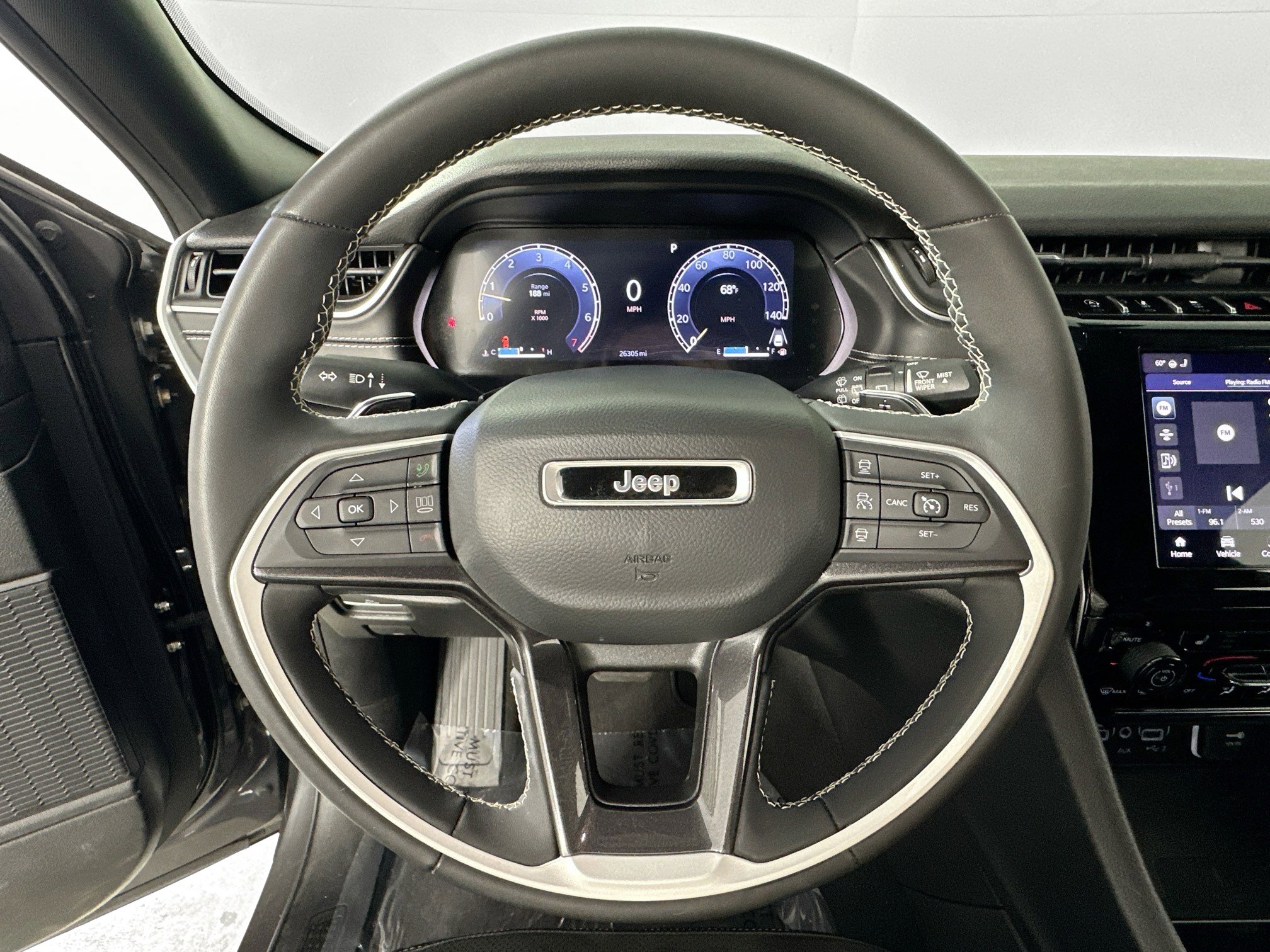 Used 2023 Jeep Grand Cherokee L Laredo AWD/4WD image 11
