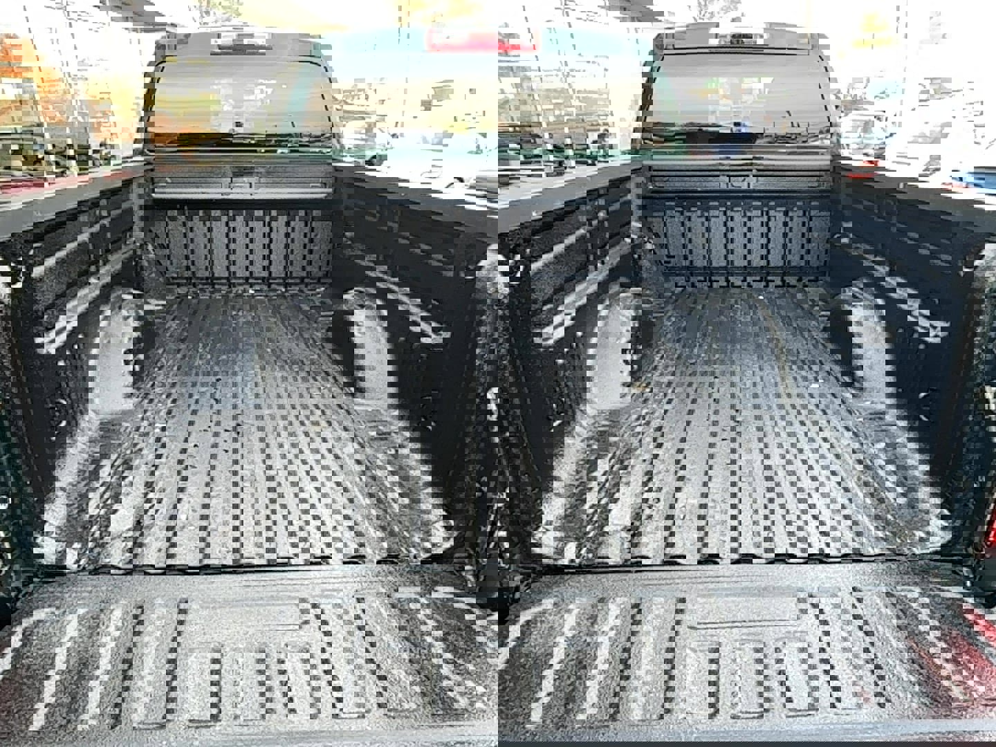 Used 2015 GMC Canyon SLE image 23