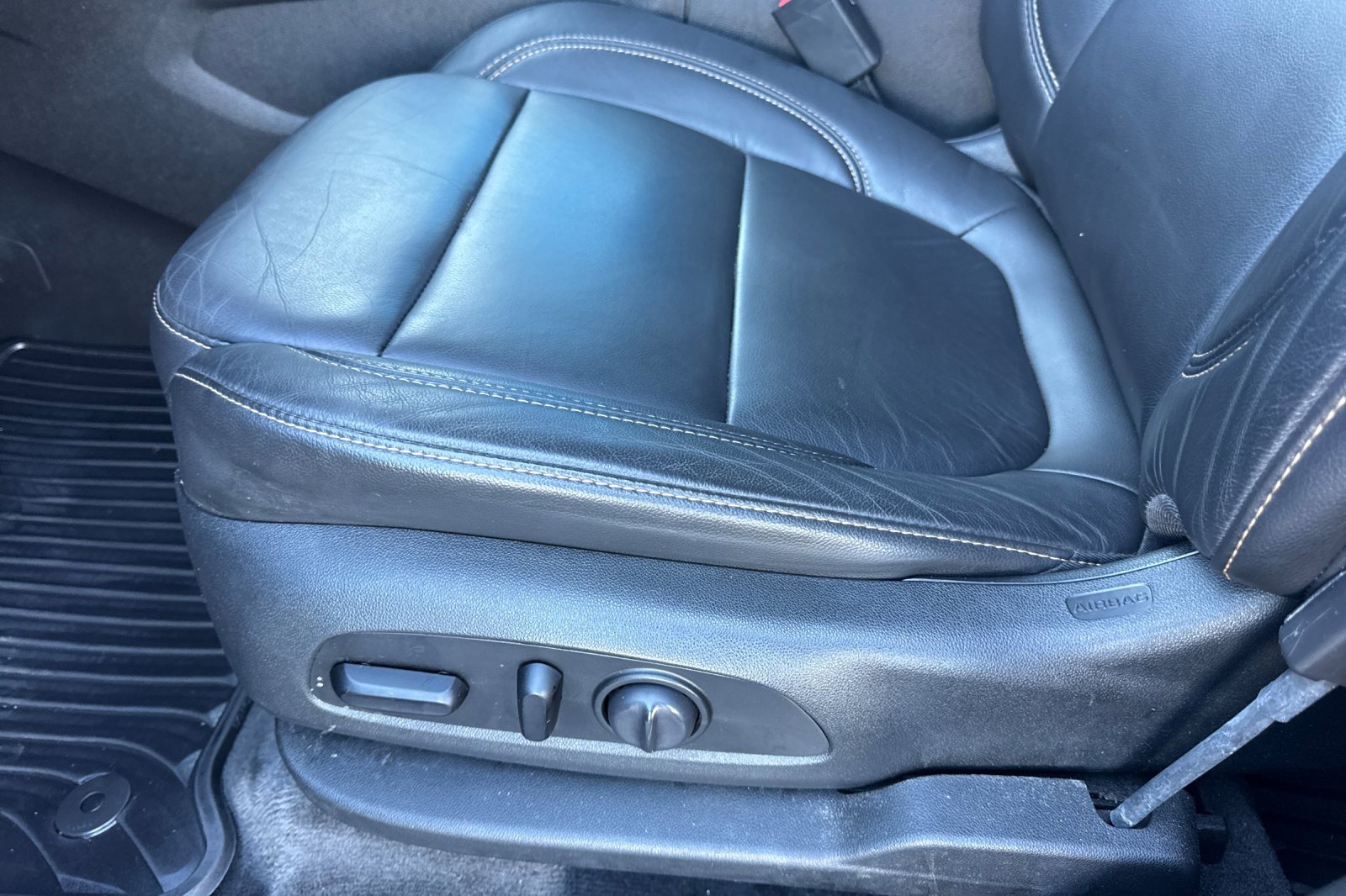 Used 2020 Chevrolet Traverse LT w/ LPO, Blackout Package image 14