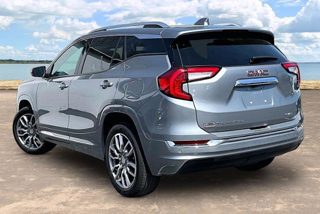 Used 2024 GMC Terrain Denali w/ Denali Premium Package image 4