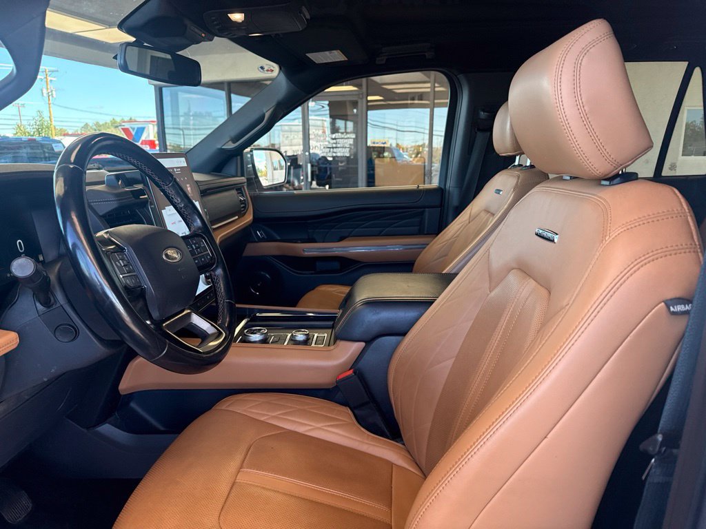 Used 2023 Ford Expedition Platinum AWD/4WD image 12