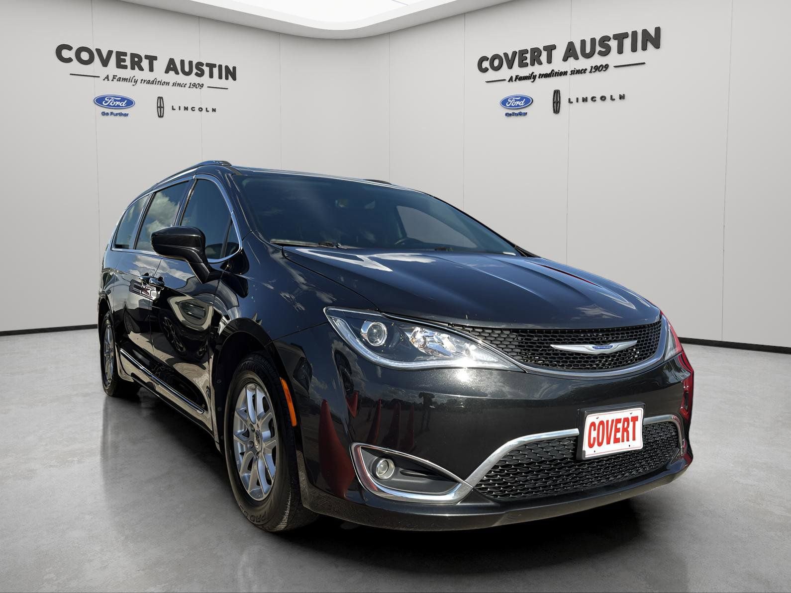 Used 2020 Chrysler Pacifica Touring-L image 7