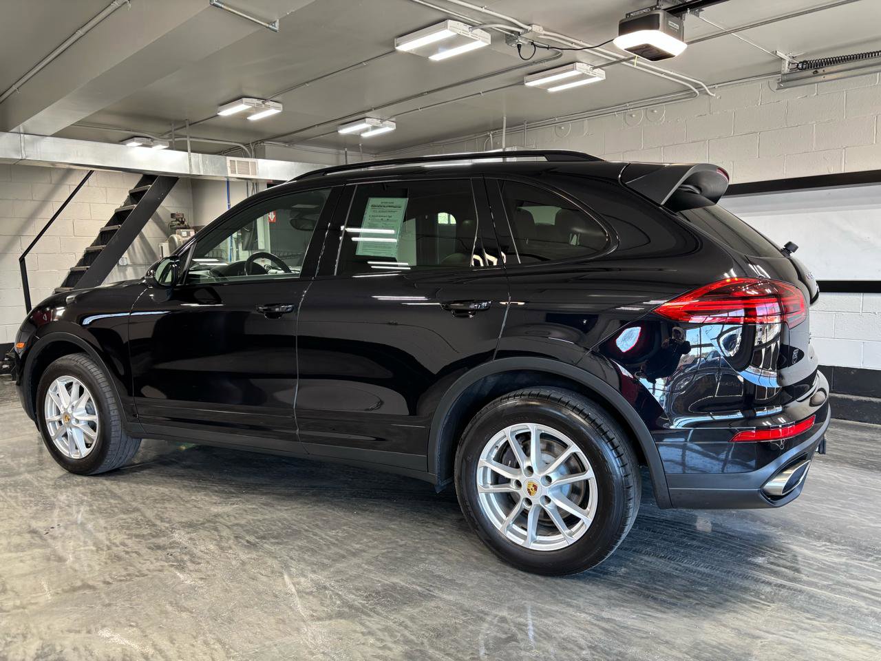 Used 2016 Porsche Cayenne AWD/4WD image 8