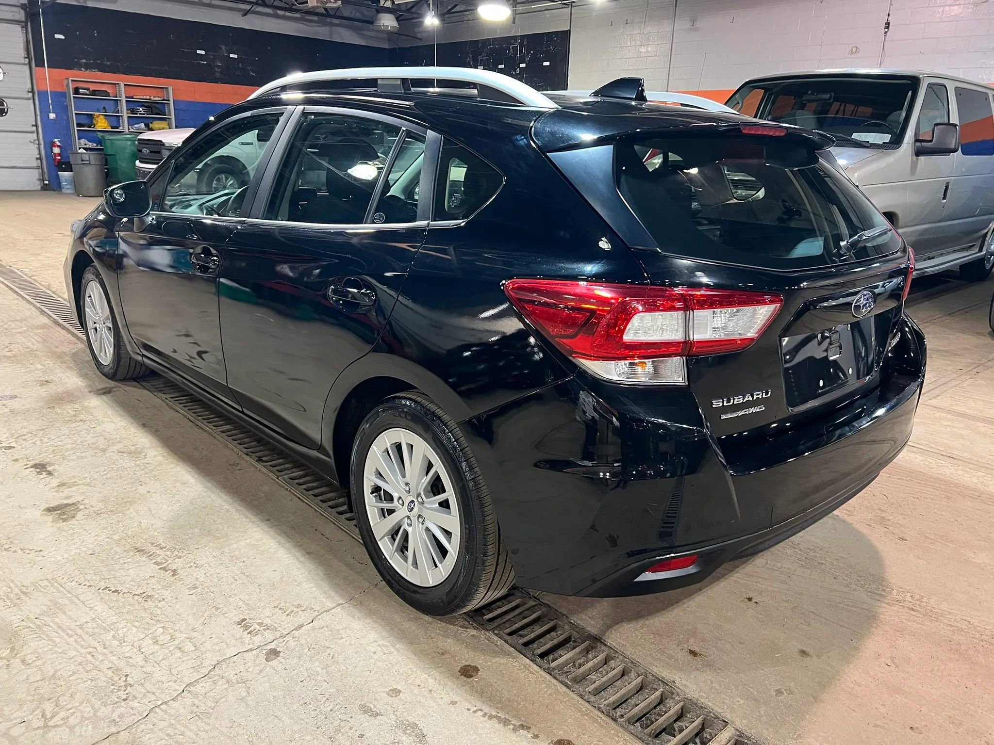 Used 2018 Subaru Impreza 2.0i Premium image 5