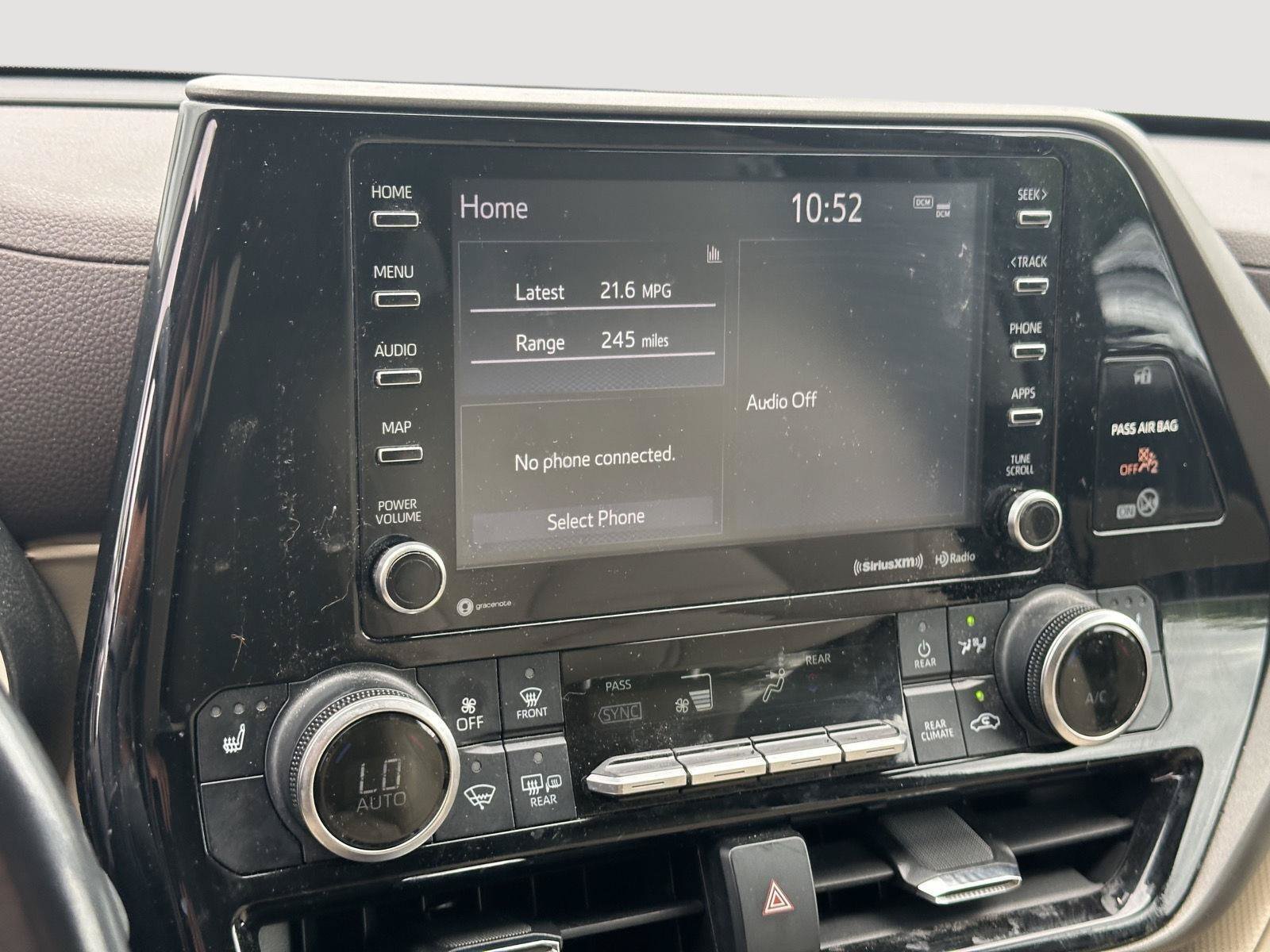 Certified 2021 Toyota Highlander XLE FWD image 11