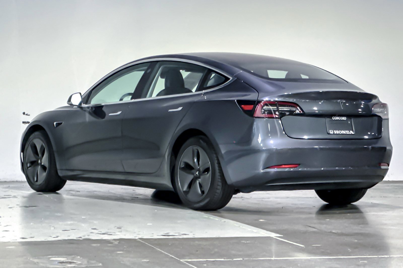 Used 2018 Tesla Model 3 Long Range RWD image 3