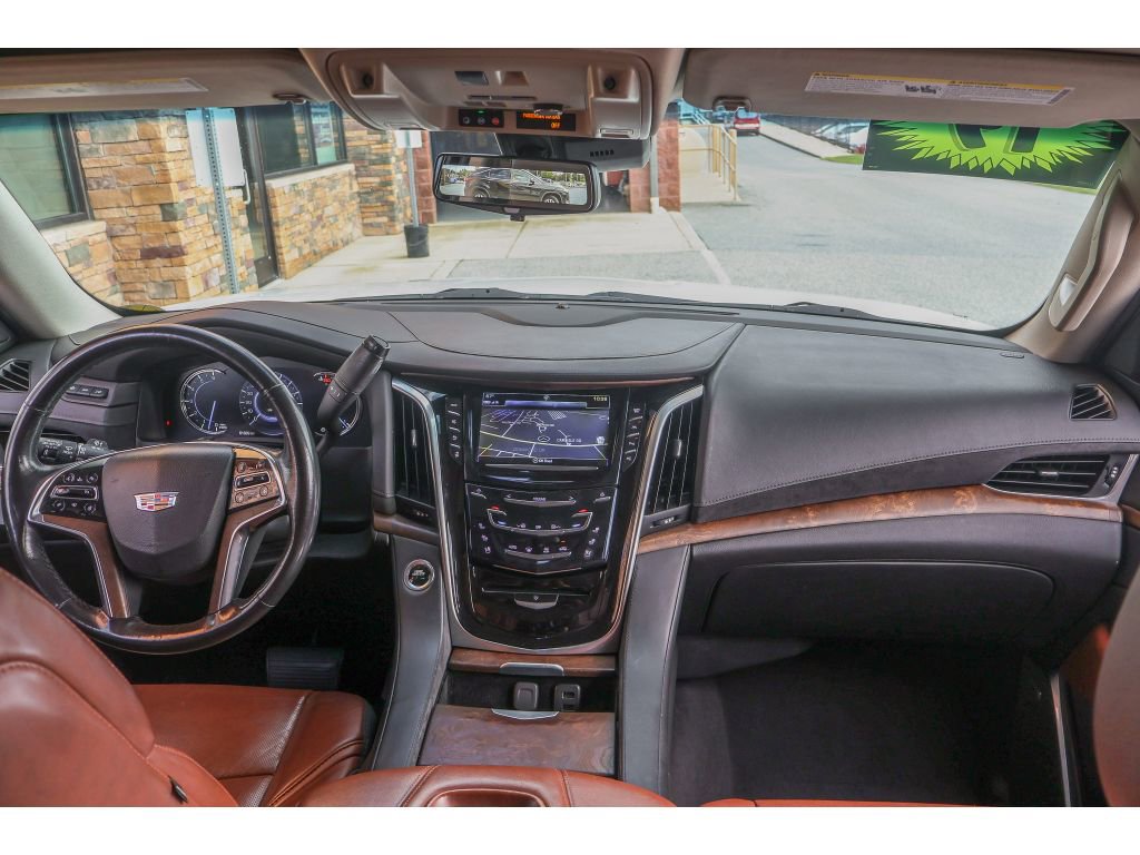 Used 2019 Cadillac Escalade Luxury image 12