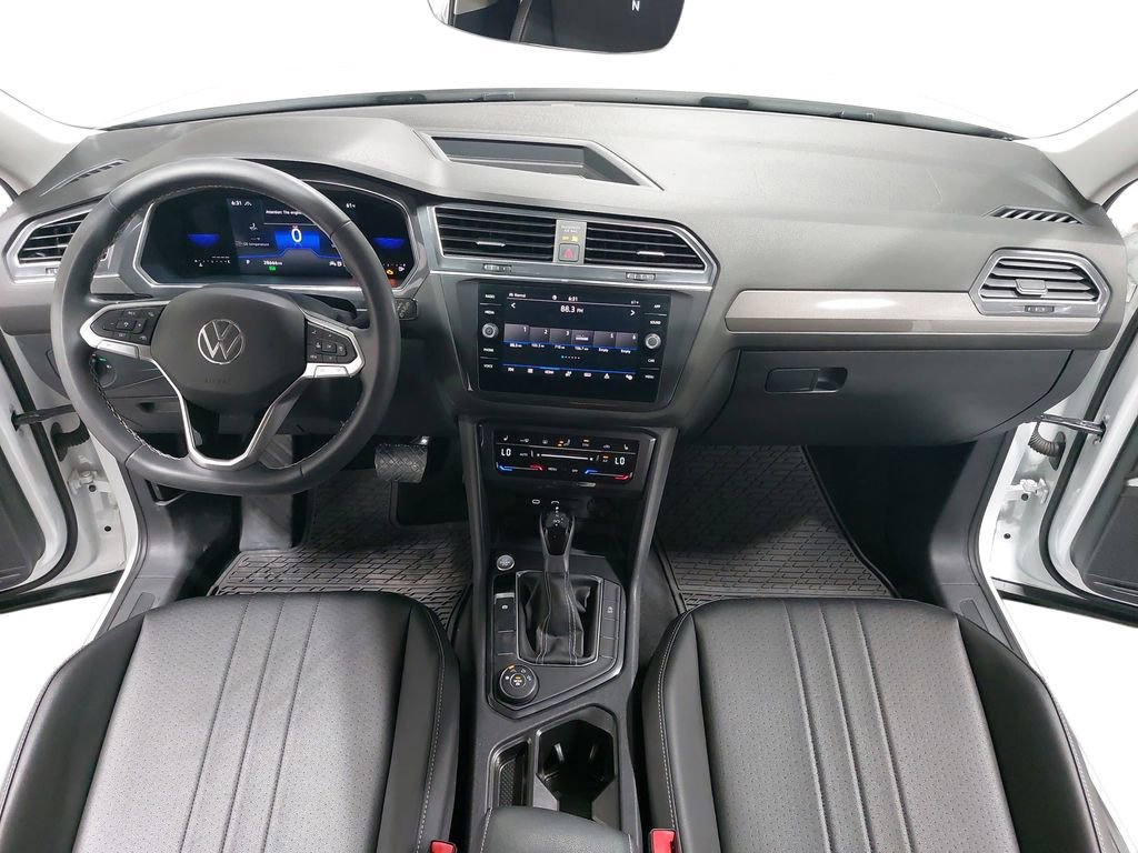 Used 2022 Volkswagen Tiguan SE image 9