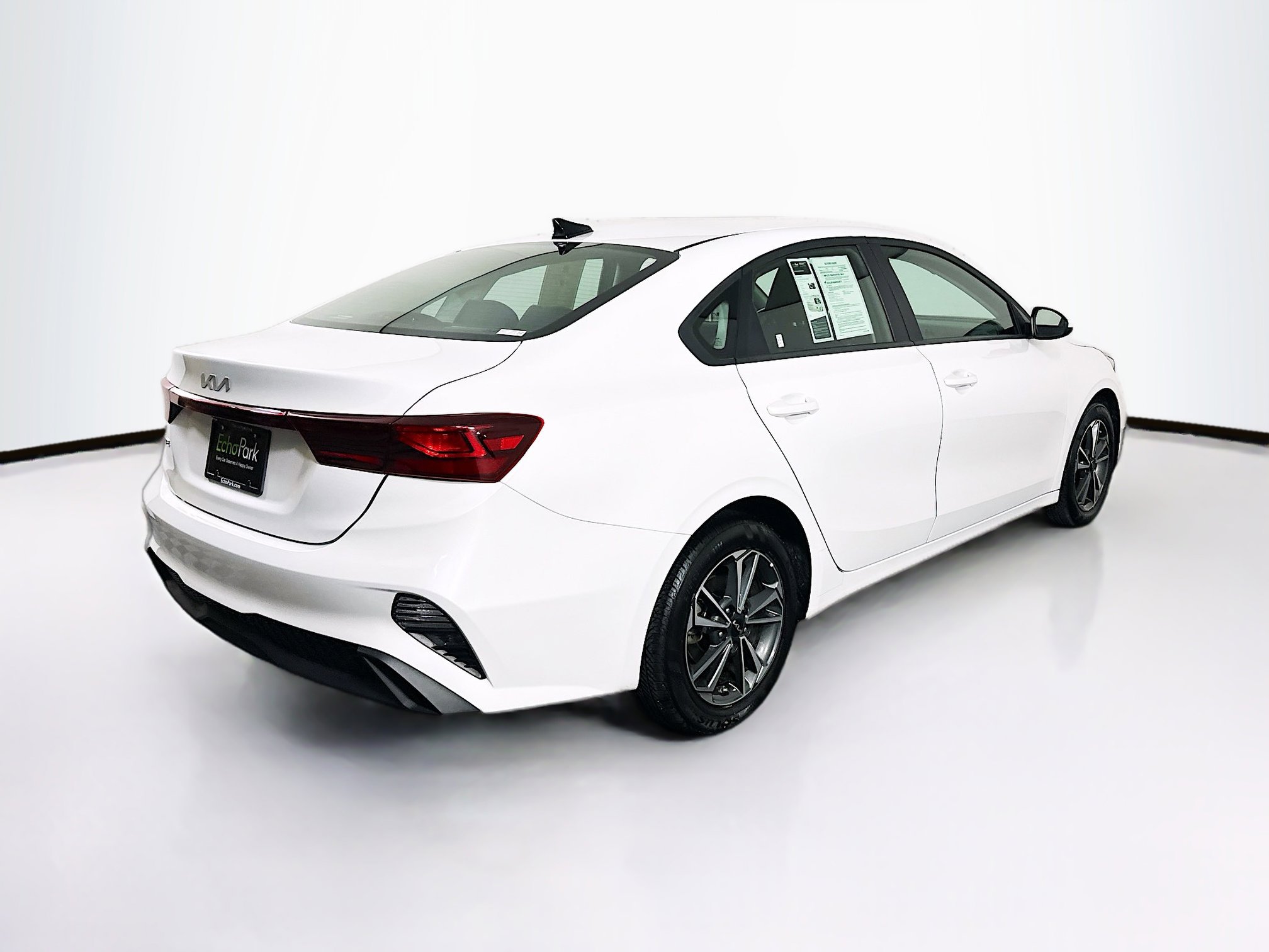 Used 2024 Kia Forte LXS image 9