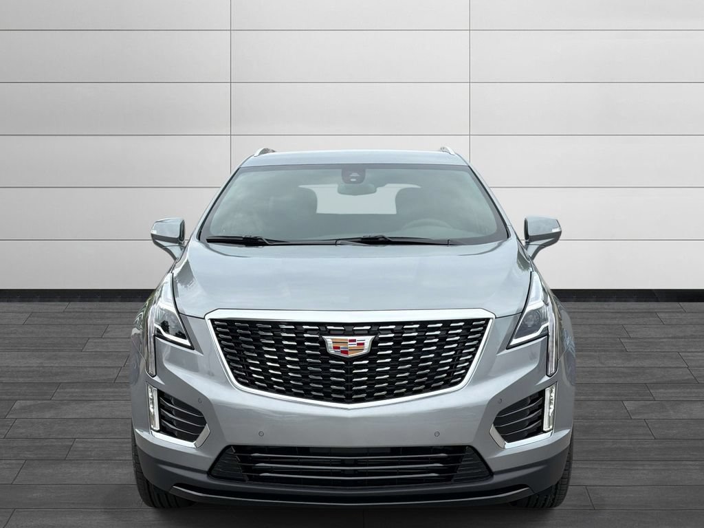 New 2026 Cadillac XT5 Luxury w/ LPO, ONYX Package FWD image 2