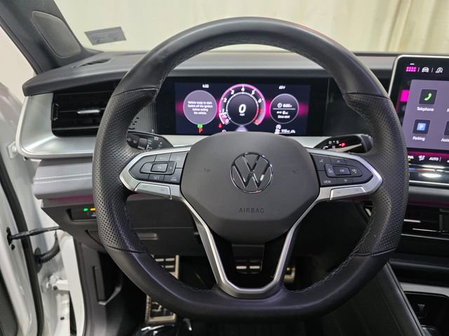 Certified 2025 Volkswagen Tiguan SE R-Line image 15