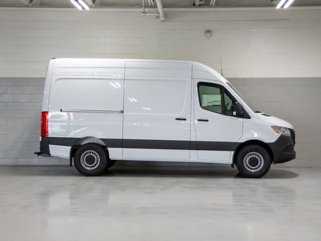 Used 2025 Mercedes-Benz Sprinter 2500 image 2