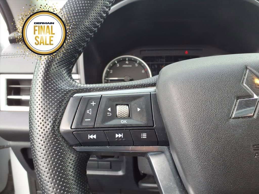 Used 2024 Mitsubishi Outlander SE image 13