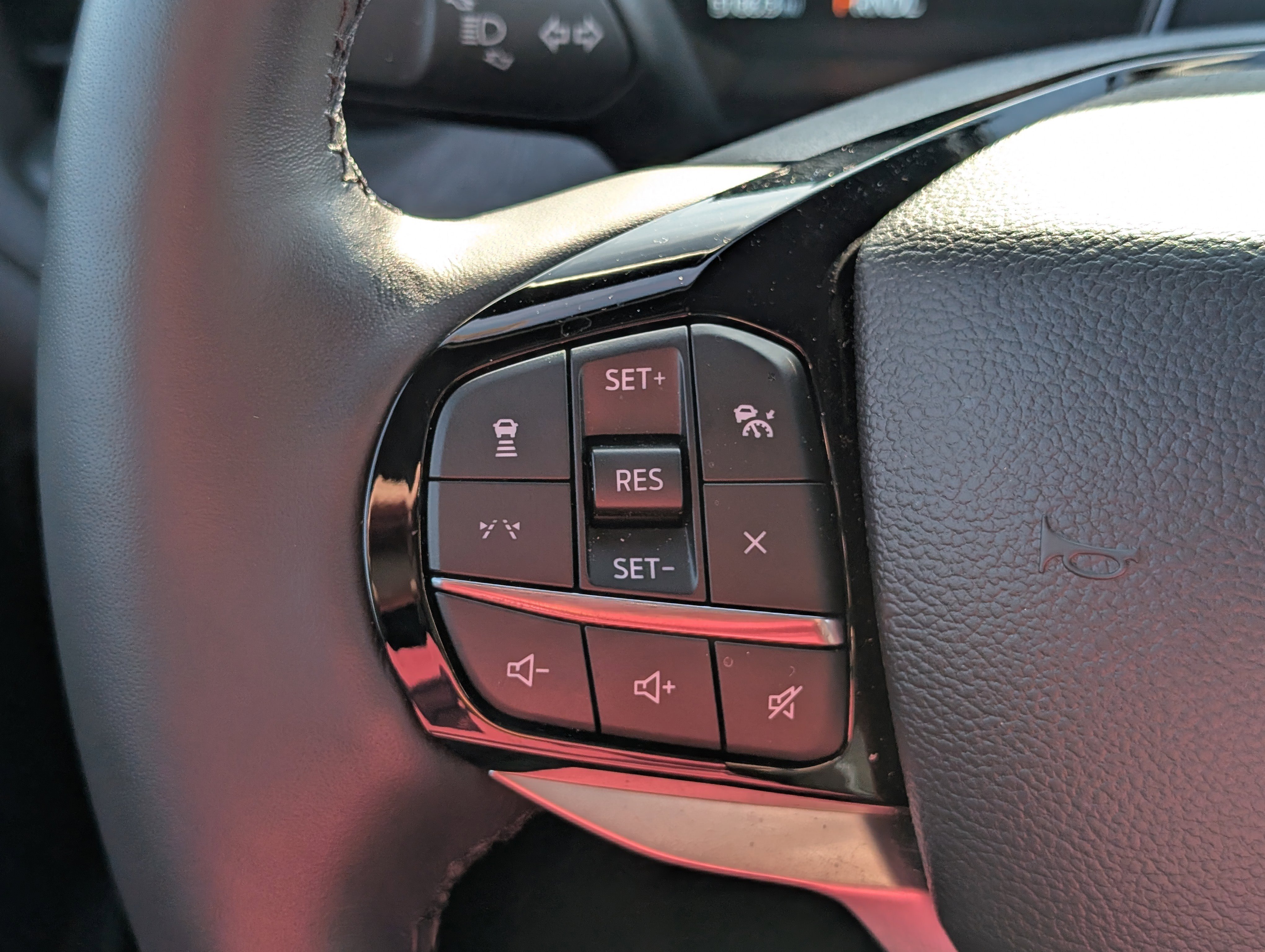 Used 2025 Ford Explorer Platinum w/ Ultimate Package image 26