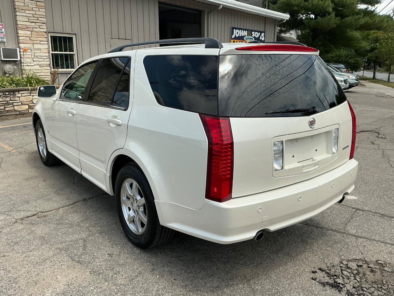 Used 2006 Cadillac SRX w/ Seating Package RWD image 5