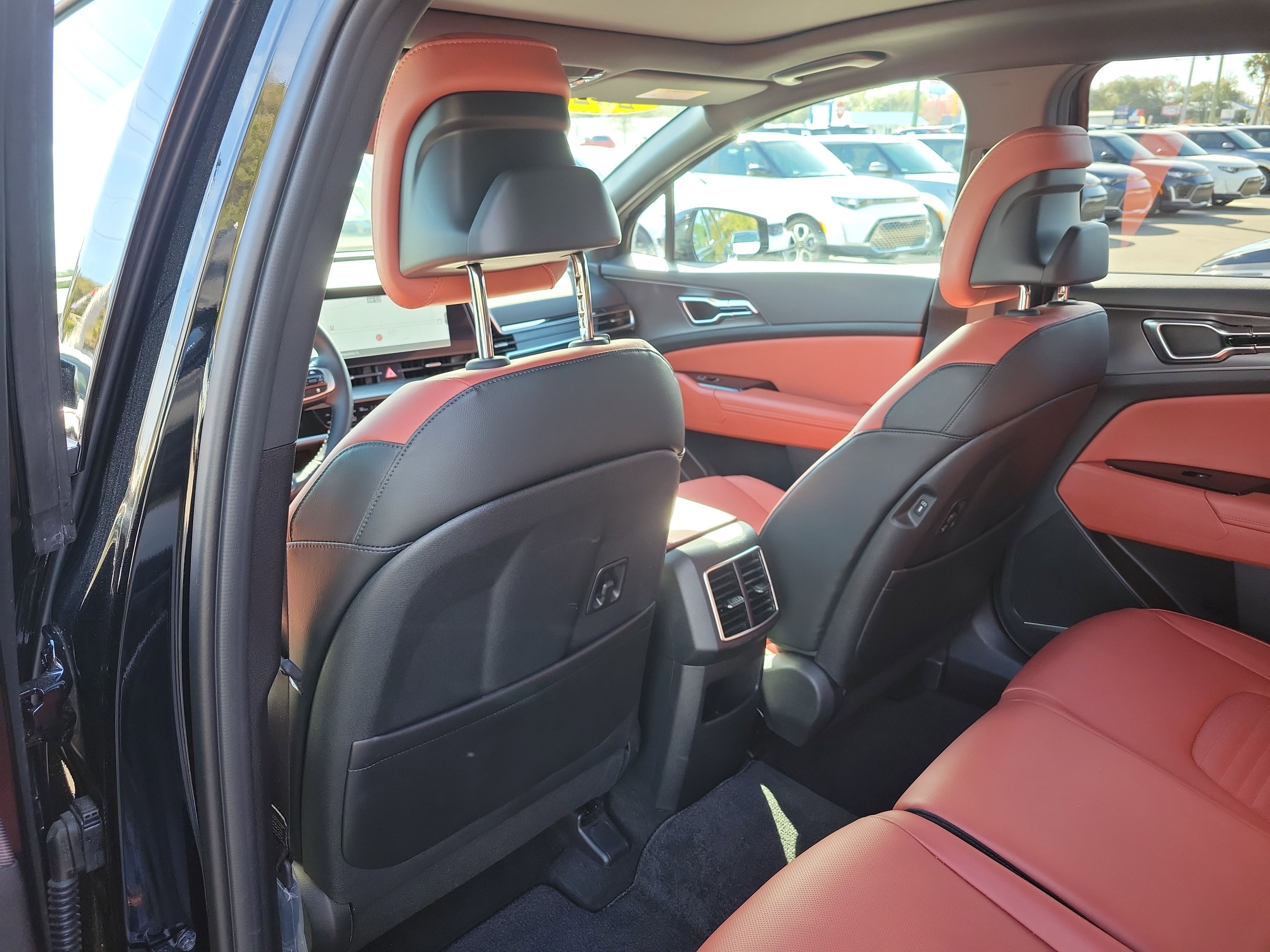 Certified 2025 Kia Sportage SX image 17