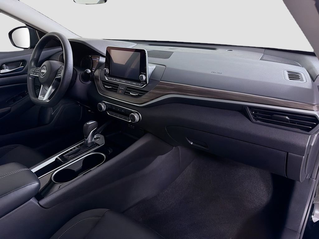 Used 2024 Nissan Altima 2.5 SV image 28