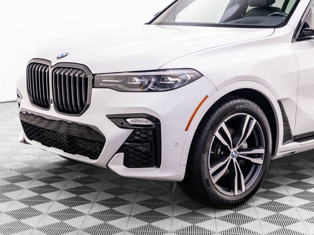 Used 2022 BMW X7 xDrive40i w/ M Sport Package AWD/4WD image 40
