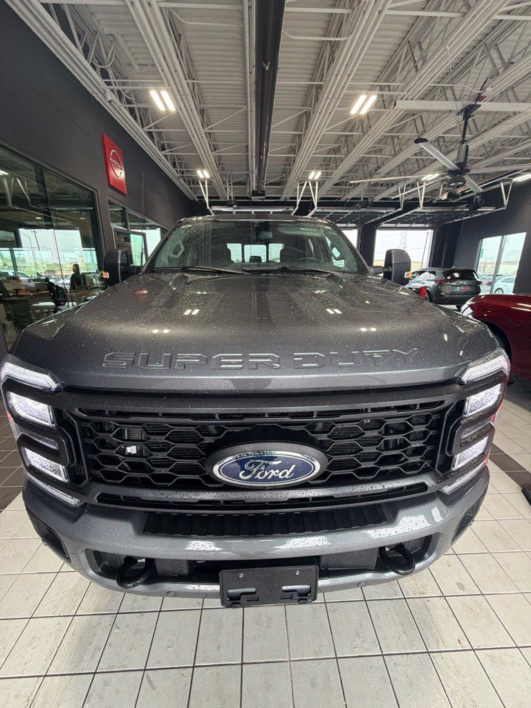 Used 2023 Ford F250 Lariat w/ Lariat Ultimate Package AWD/4WD image 8