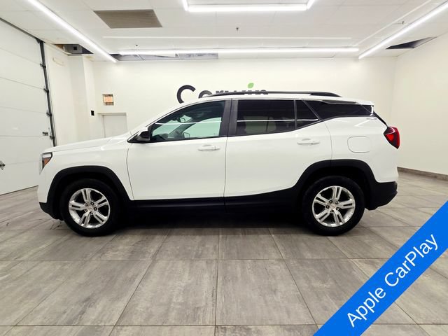 Used 2022 GMC Terrain SLE FWD image 2