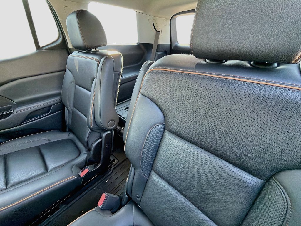 Used 2022 GMC Acadia AT4 w/ Technology Package AWD/4WD image 11