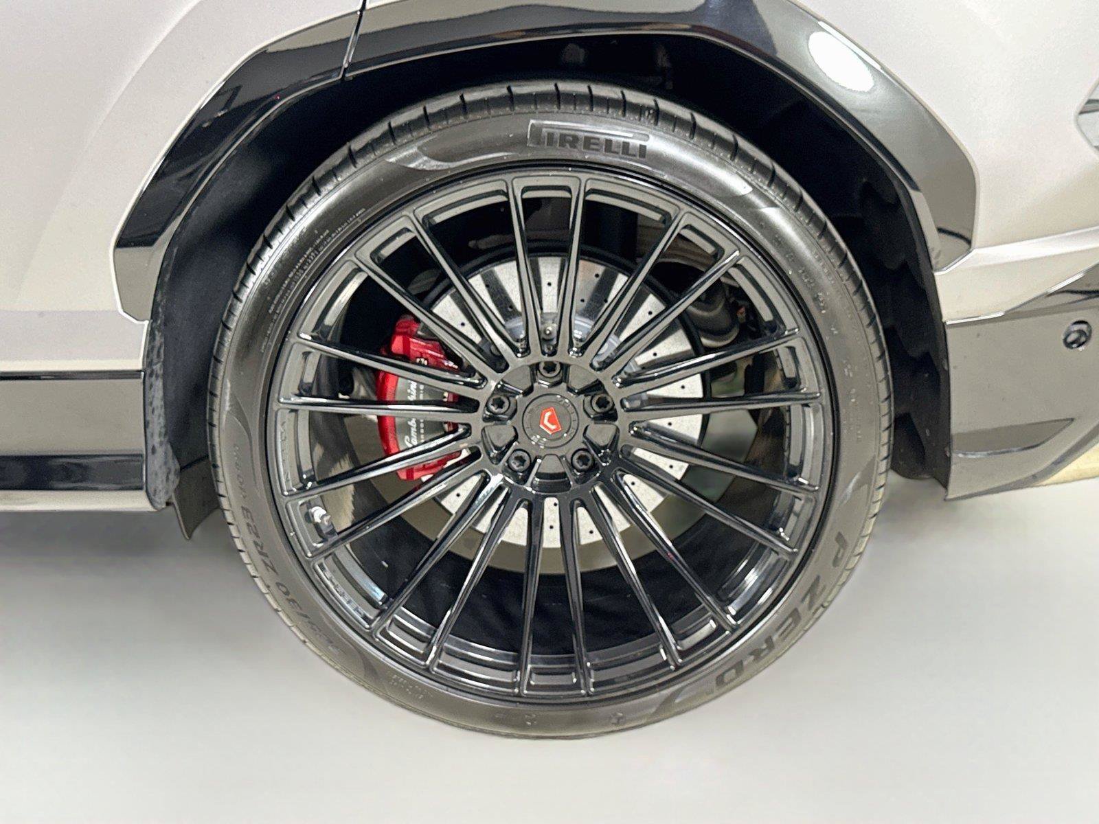Used 2022 Lamborghini Urus AWD/4WD image 40